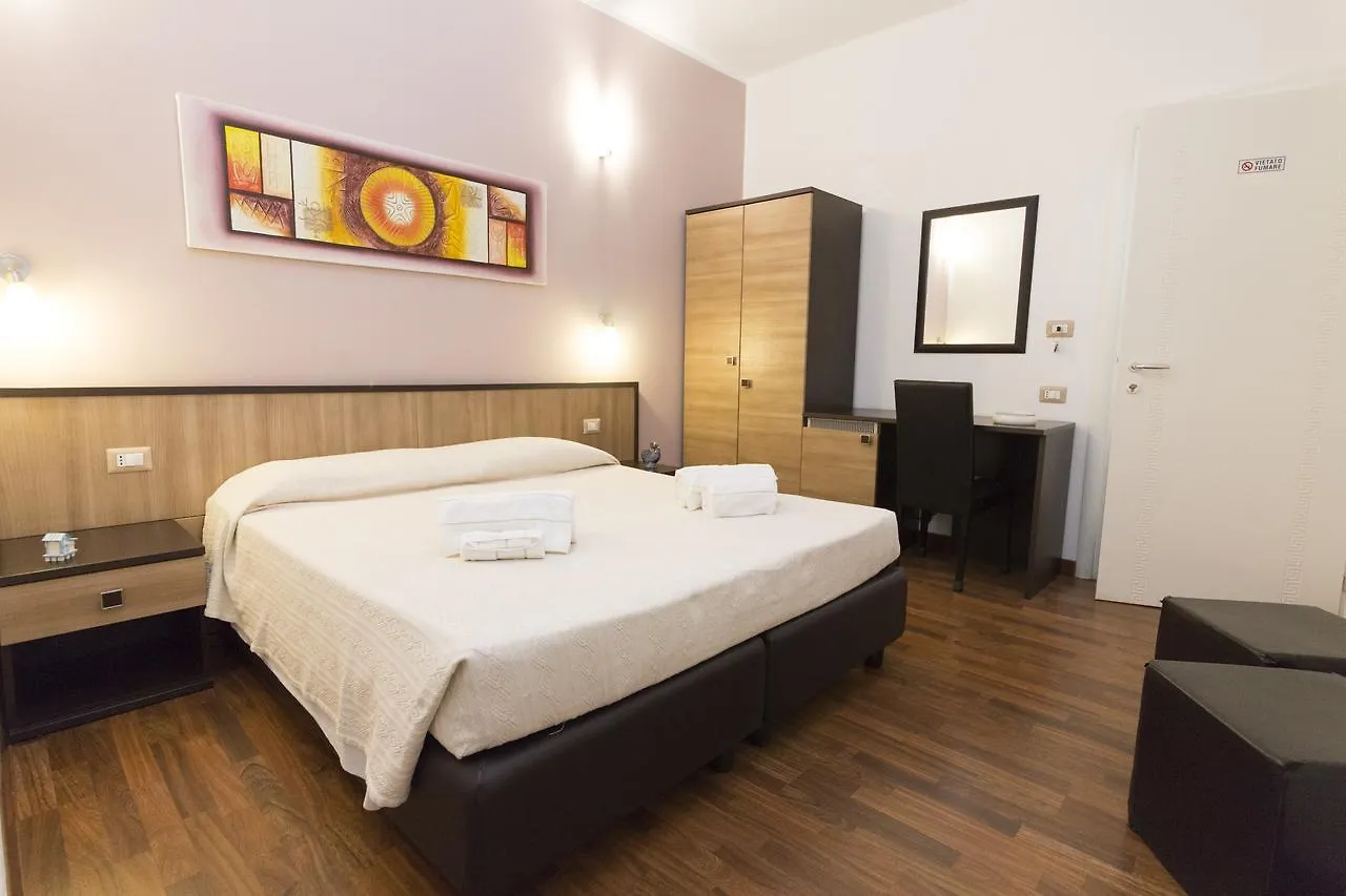 Lewisrooms Domo Cagliari 2*,