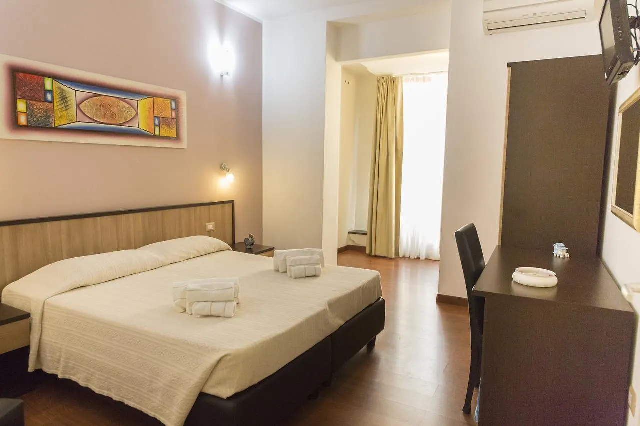Lewisrooms Domo Cagliari 2*,